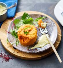 Flan de patate douce-carotte à la vapeur et crème au safran