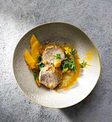 Solomillo de cerdo asado con salsa de mango