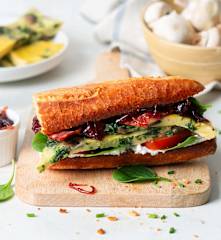 焦糖洋葱奶酪蛋饼三明治