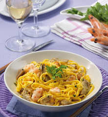 Tagliolini con gamberi e carciofi
