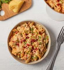 Creamy Chicken and Sun-Dried Tomato Pasta