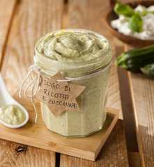 Sugo bianco di ricotta e zucchine