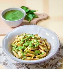 Pasta di lenticchie con crema di stracchino e spinaci
