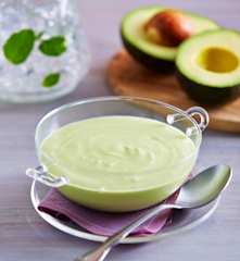 Crema fría de aguacate