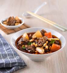 蘿蔔黃豆燒牛腩