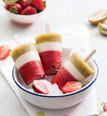 Kolorowe lody na patyku