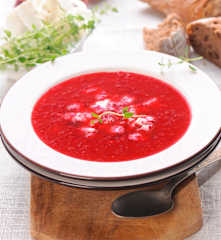 Barszcz z serem feta