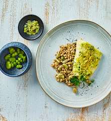 Merluzzo al cartoccio con fave e grano saraceno