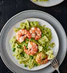 Crevete cu paste și mazăre