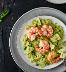 Shrimp and Green Pea Pasta