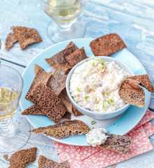 Crackers de galette et mousse de crevettes