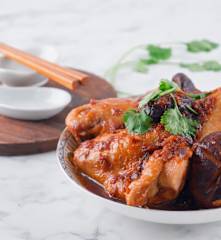 Braised Chicken Wings With Mushrooms