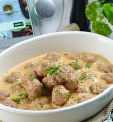 Köttbullar (Swedish Meatballs)