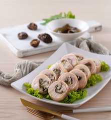 剝皮辣椒雞腿捲