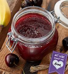 Sauerkirsch-Bananen-Konfitüre