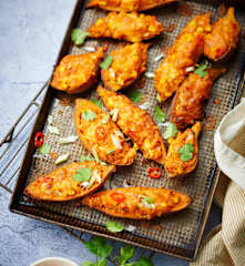 Patates douces farcies au maïs, poivron et cheddar