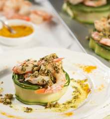 Nuvola di zucchine con gamberoni alla curcuma