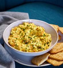 Hüttenkäse-Curry-Dip