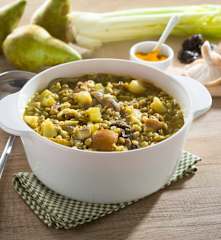 Lentejas verdinas estofadas con verduras a la cúrcuma