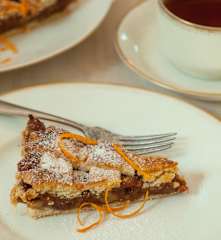 Pastafrola de membrillo con nueces