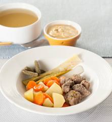 Cocido francés (Pot-au-feu)
