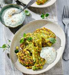 Mais-Polenta-Puffer mit Joghurtsauce