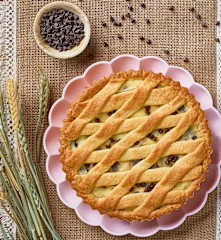 Crostata con crema pasticcera alla ricotta