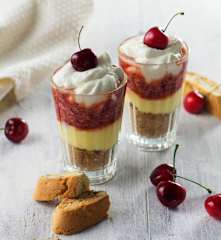 Triffle de cantuccini y cerezas