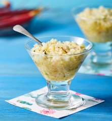 Ensalada de piña, jícama y chile de árbol seco