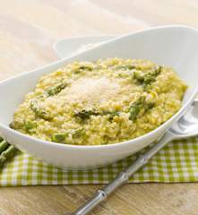 Risotto integral de espárragos y puerros