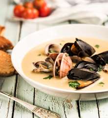 Vellutata di verdura e frutti di mare