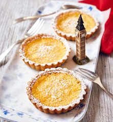 Lemon Curd-Tartelettes