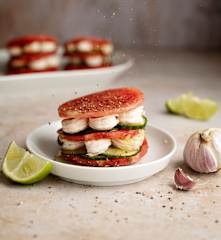 Timbal de camarones al limón y sandía