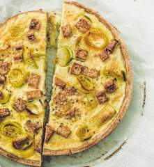 Tarte aux poireaux et tofu fumé