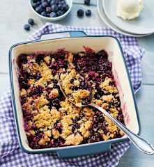 Blaubeer-Crumble mit Rotwein