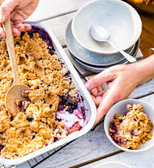 Crumble de pommes et myrtilles à l'huile de coco