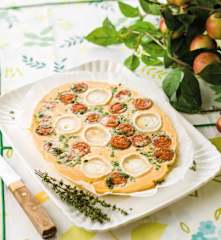 Omeleta de tomate-cereja e queijo chèvre