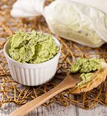 Máslo s čerstvou pažitkou