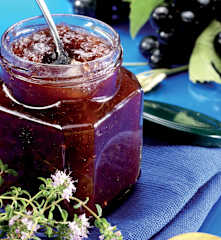Confettura di uva e fiori di timo