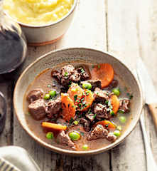 Tocaniță de vită cu piure de cartofi