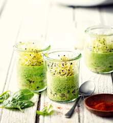 Pannacotta épinards, lait de coco et maquereau fumé