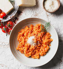 Arroz rojo con pimiento y tomate