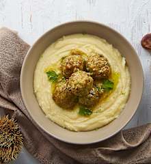 Polpette in bianco con purè di castagne