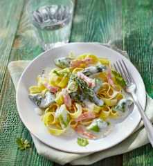 Spargel-Lachs-Sauce zu Nudeln