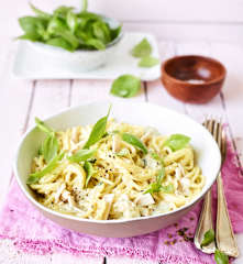 Pasta mit Hähnchen-Cashew-Sauce