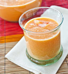 Sumo de tomate e laranja