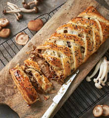 Trenza de setas, chalotas y gorgonzola