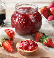 Confettura di fragole al balsamico