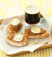 Cebola caramelizada com queijo de cabra