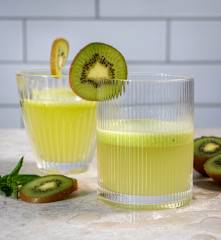 Tequila kiwi smash